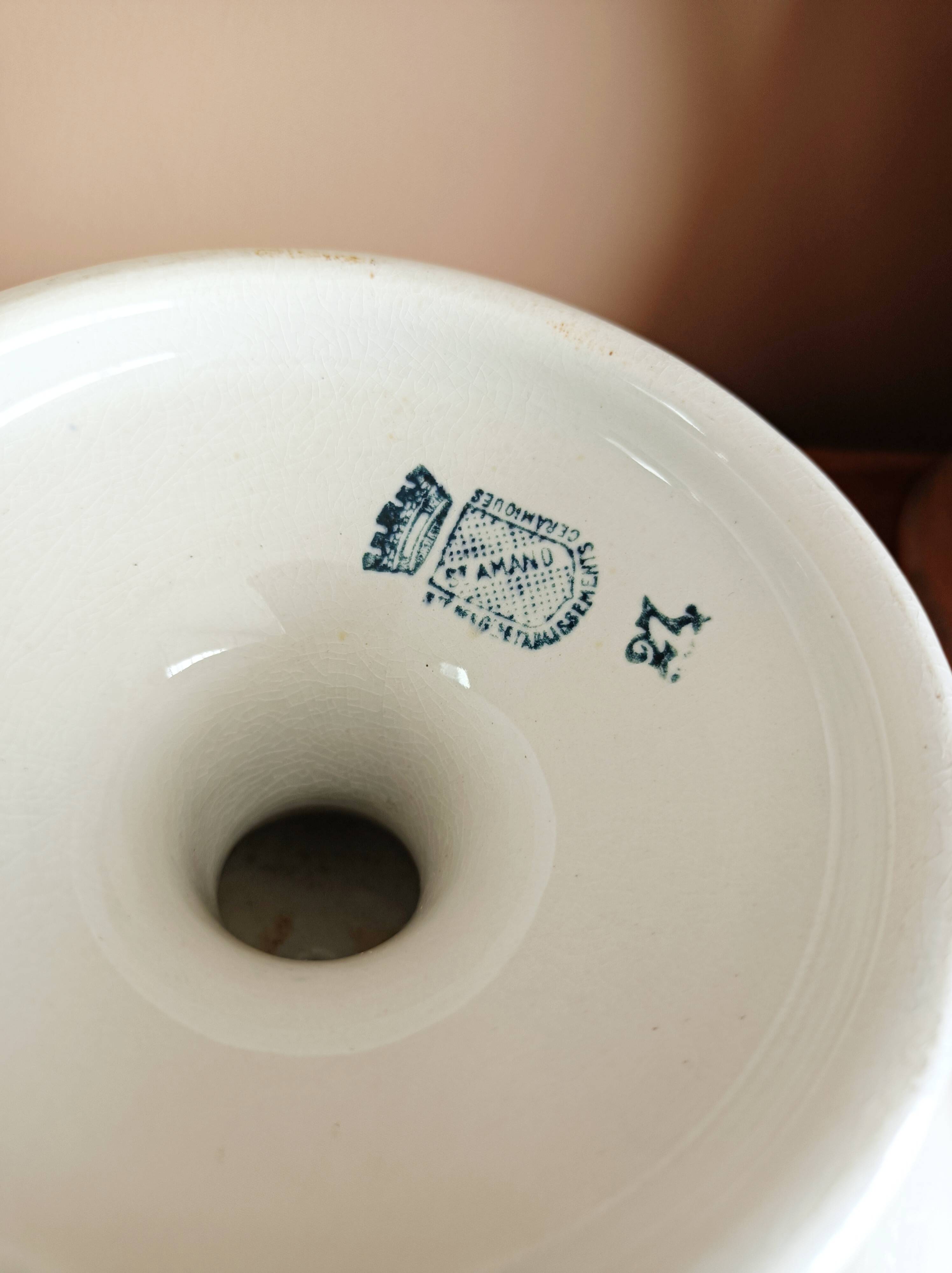 Fruit bowl in iron earthenware from St-Amand.