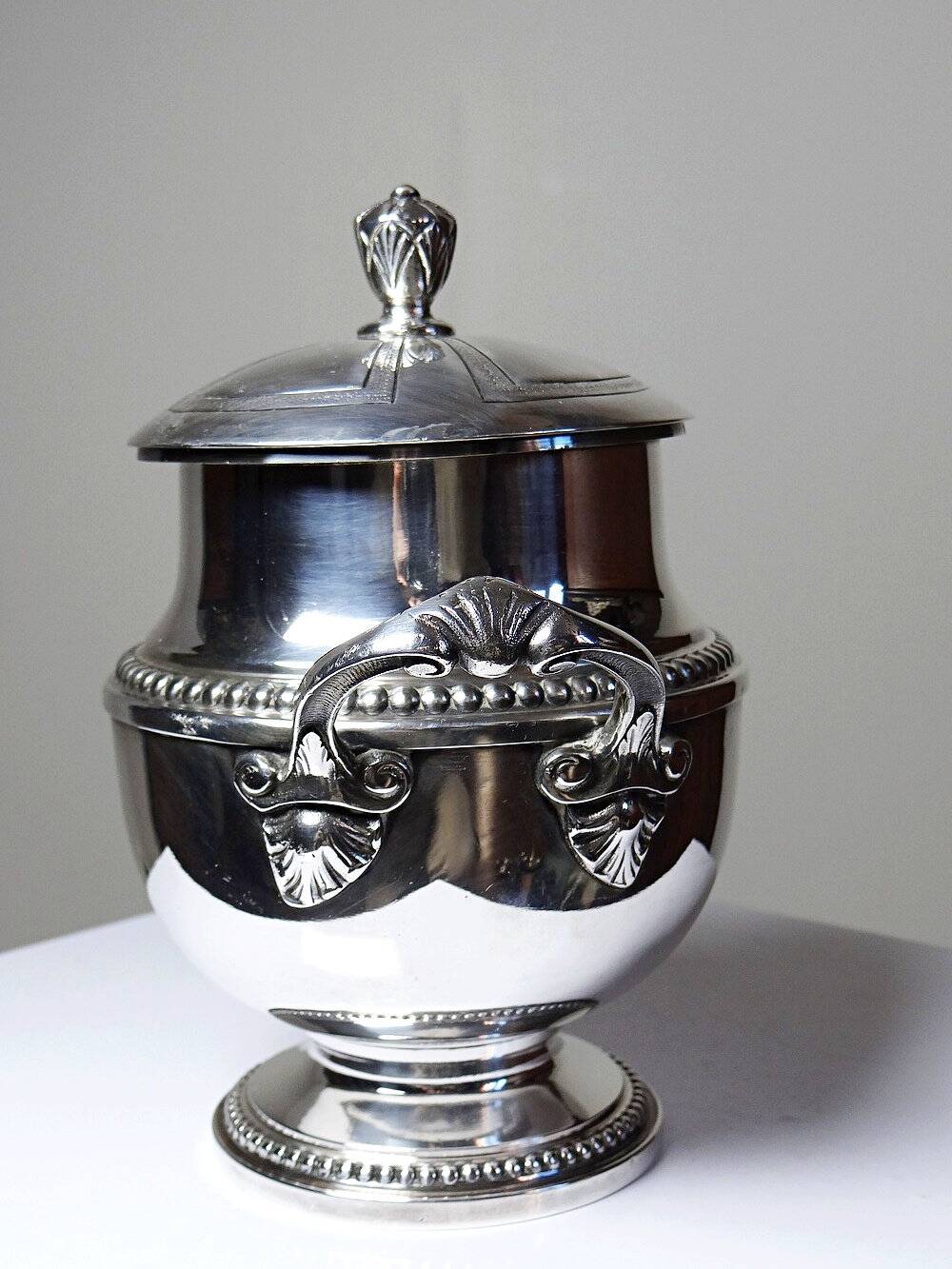 Elegant silver-plated sugar bowl from the 1880-1930 period.