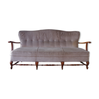 Stylish louis sofa