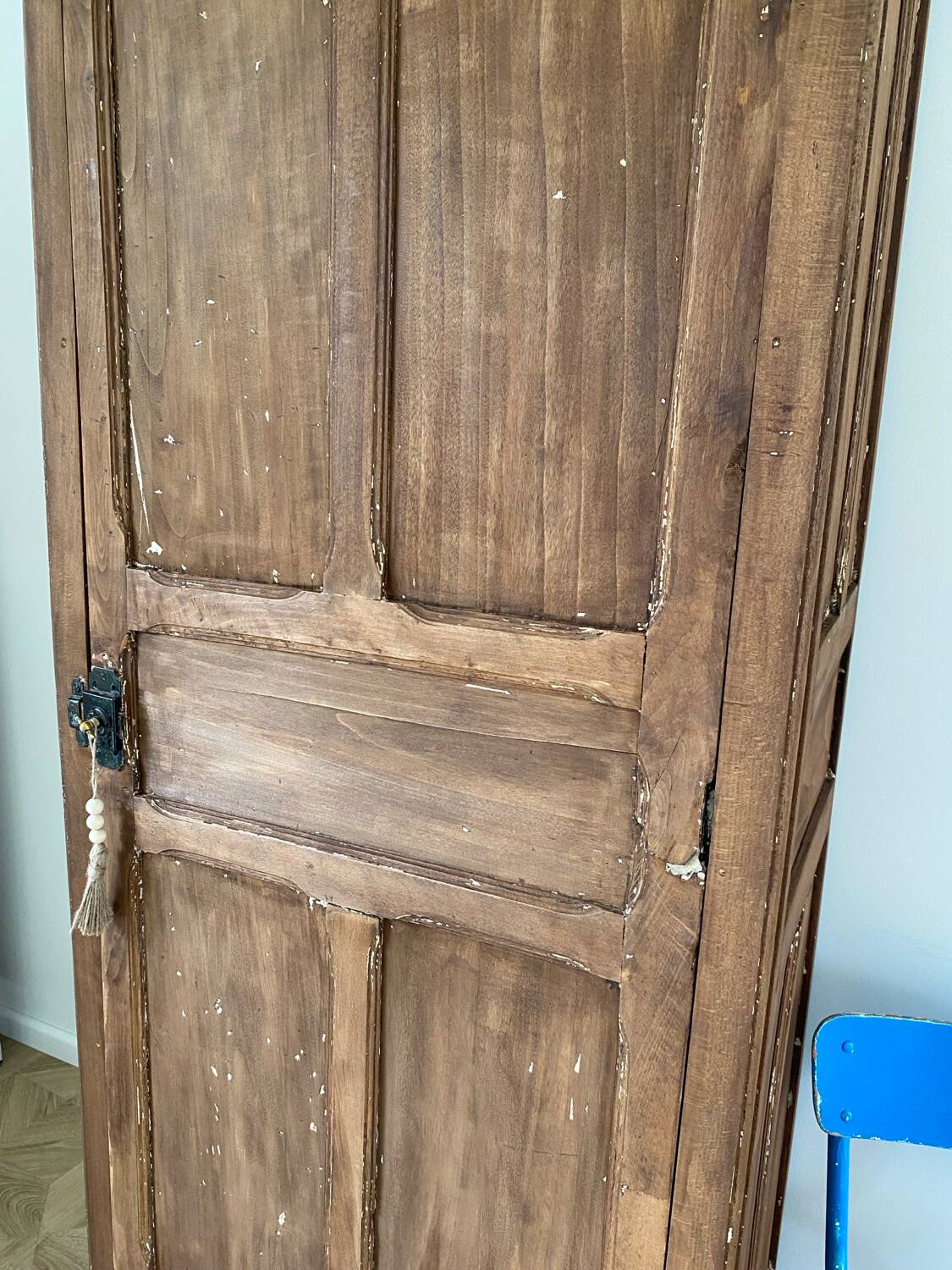 1-door wooden wardrobe
