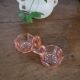 Saleron en verre rose moulé