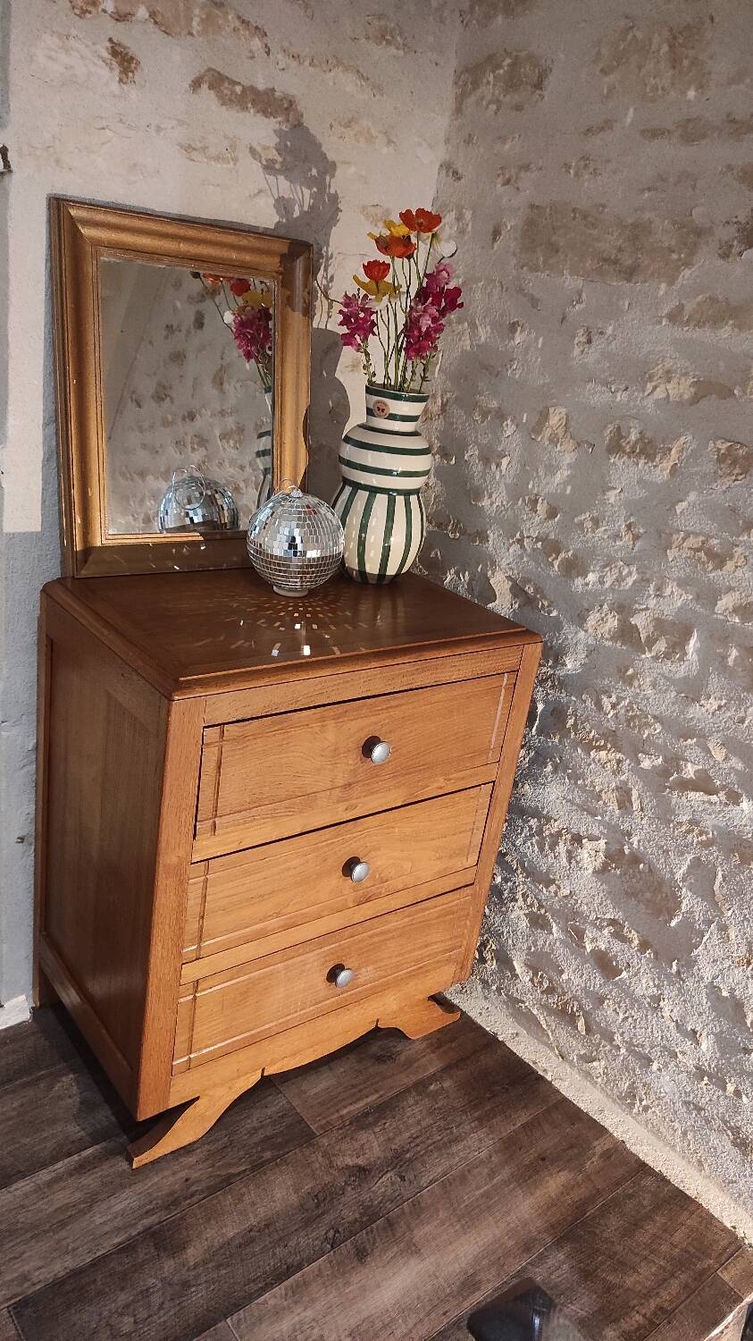 Art deco chest of drawers
