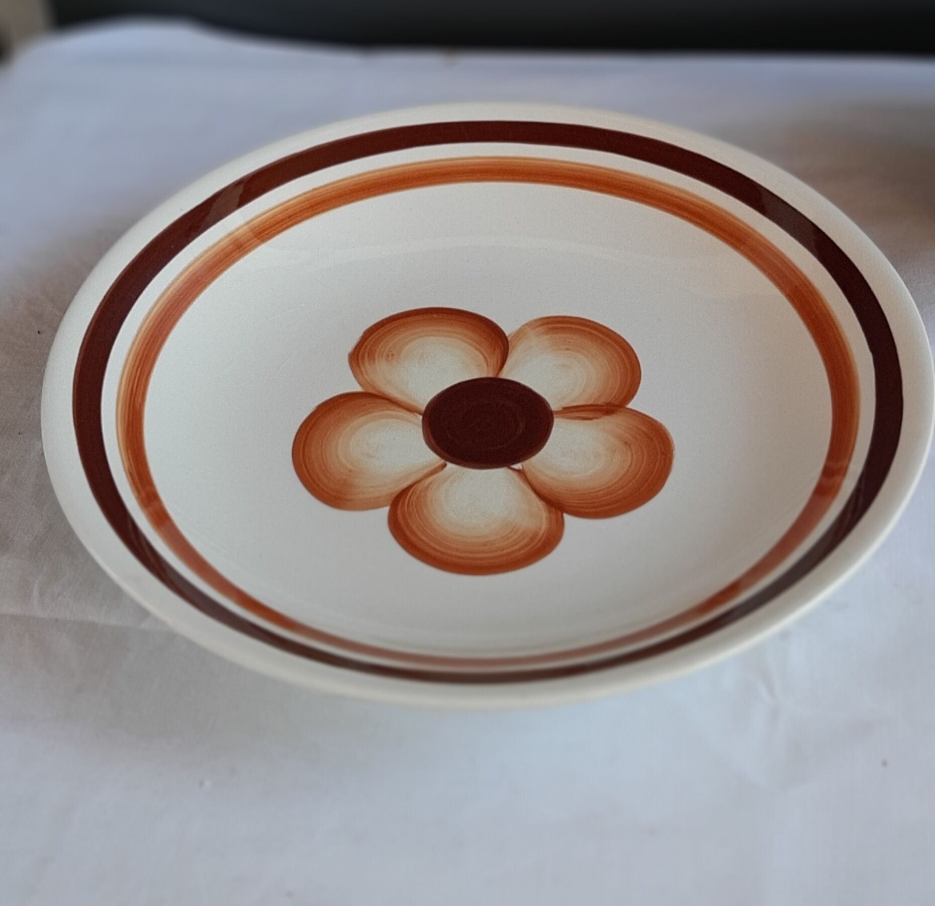 Hollow round dish Gien France