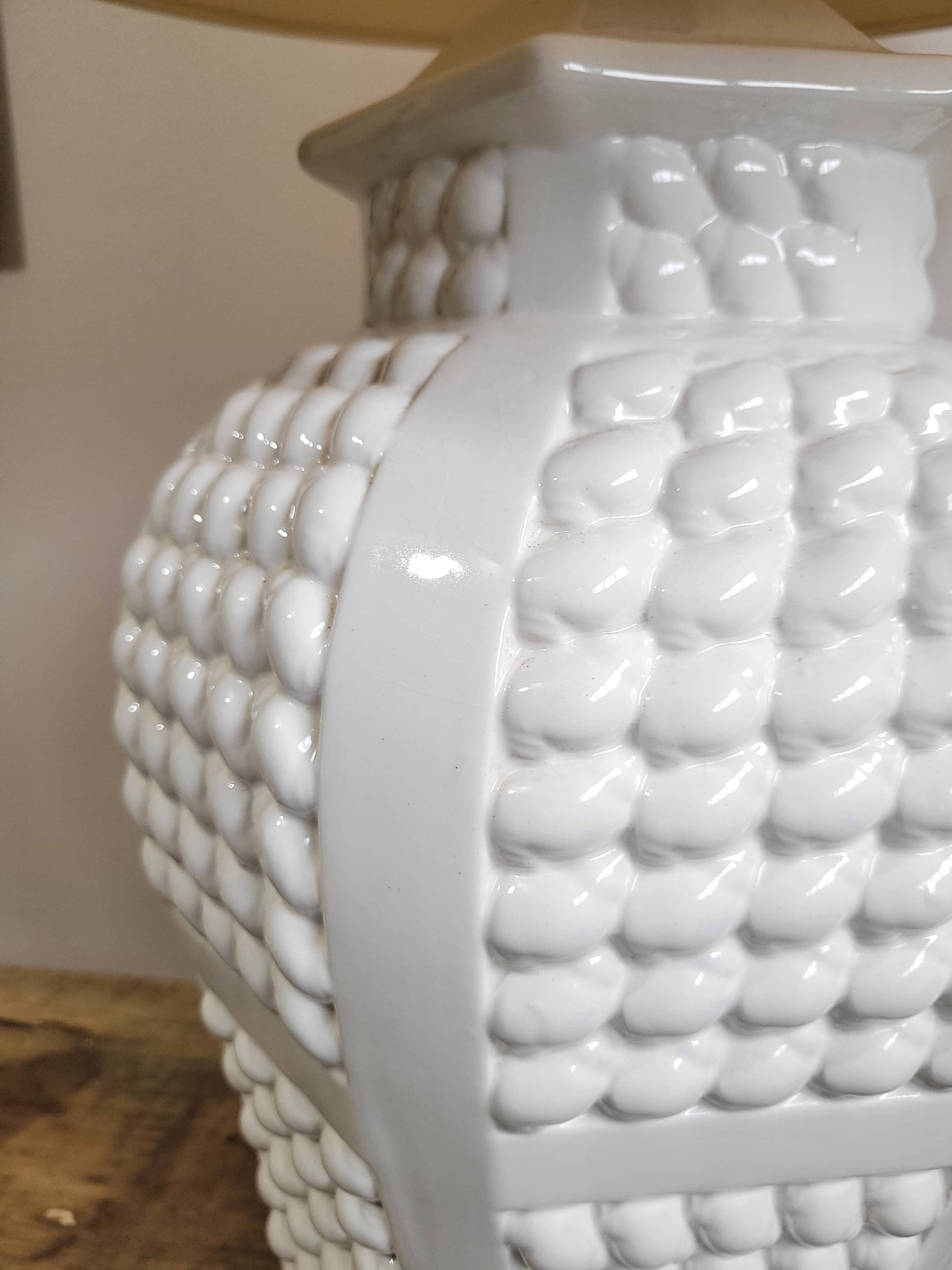 Antique contemporary style lamp