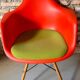 Lot de fauteuils eames vitra avec accoudoirs (6)