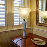 Neo-Empire style table lamp in alabaster and brass - V-shaped tulip shade