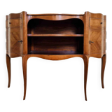 console serving model similar to the so-called “snack” table models