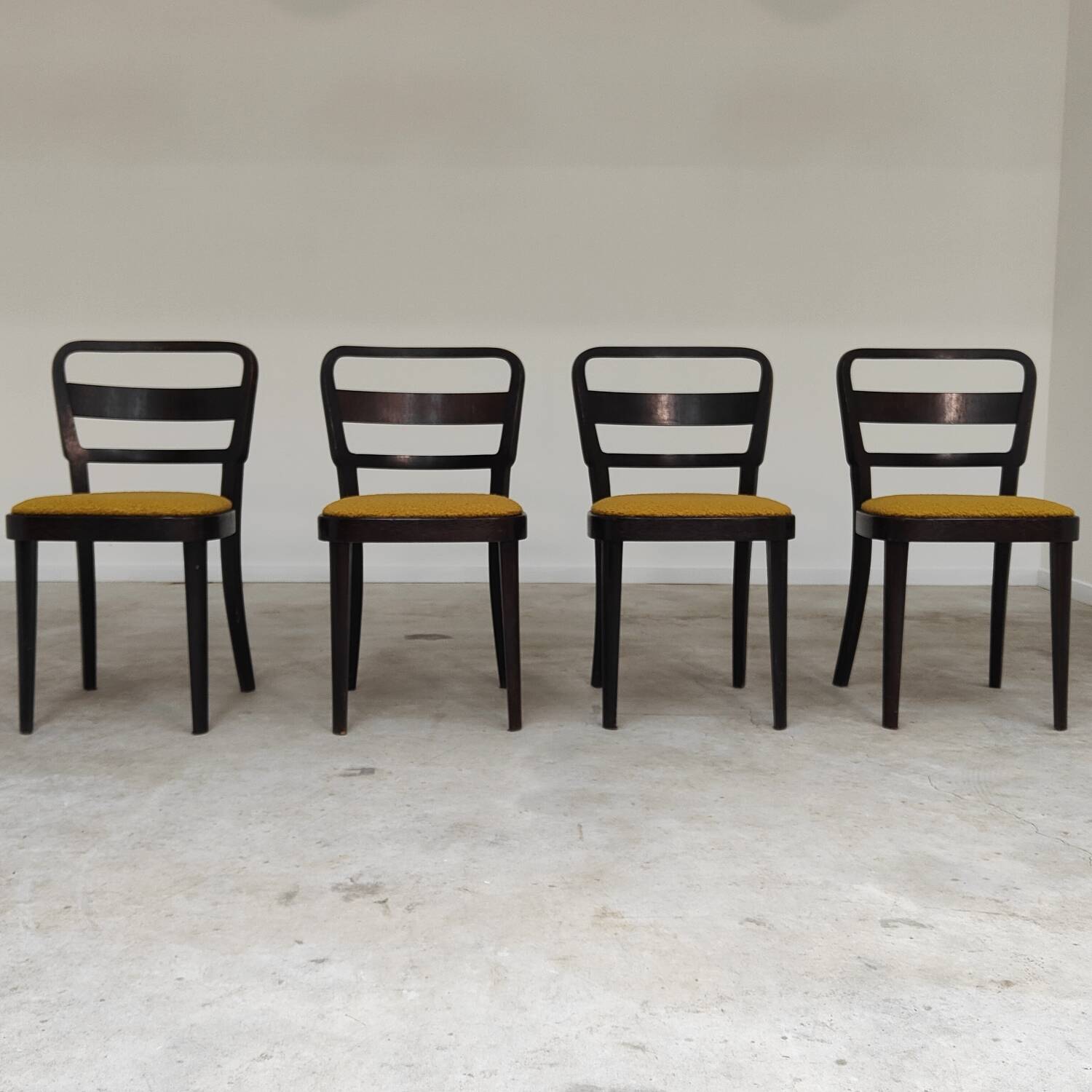 Set of 4 Thonet art deco chairs 1930, mustard yellow buckle