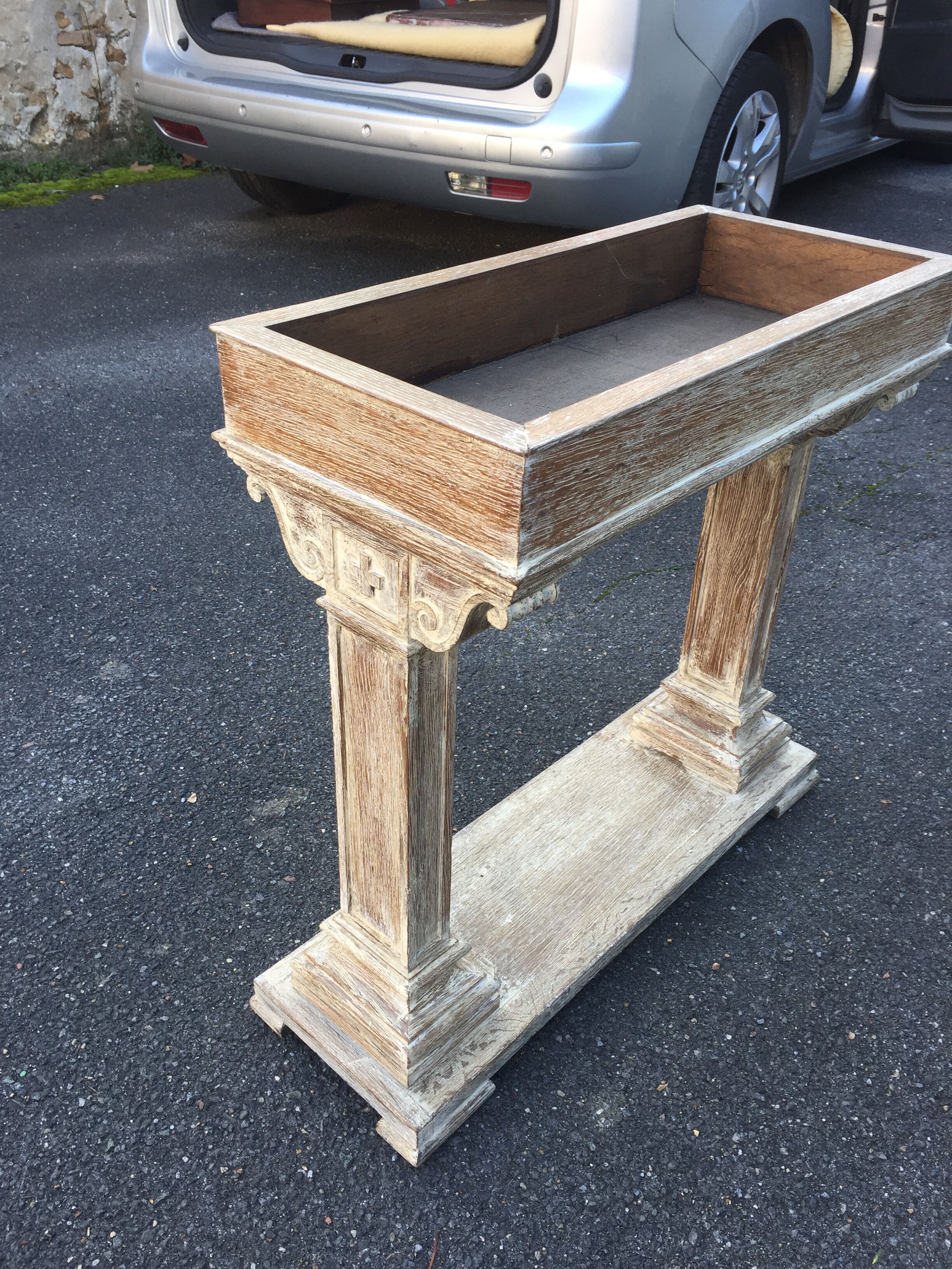 Small fifth wheel in cerused oak