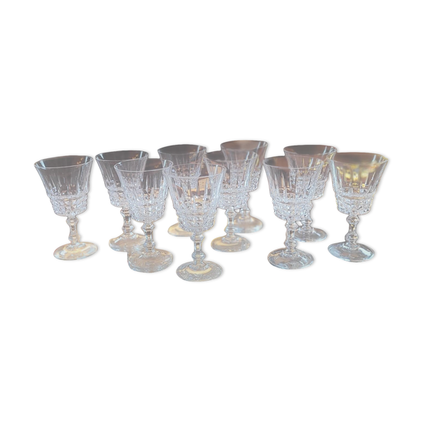 Service de 10 verres à pied en cristal taillé - France, circa 1950-197