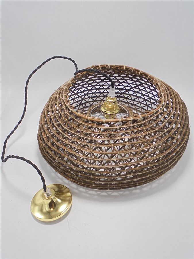 Braided wood pendant lamp