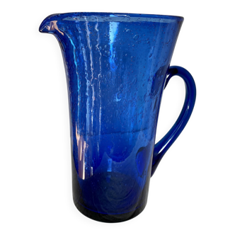Grand pichet verre bullé bleu signée Biot vintage 1960
