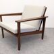 Salon, canapé et fauteuils, de style scandinave en teck, France vers 1950