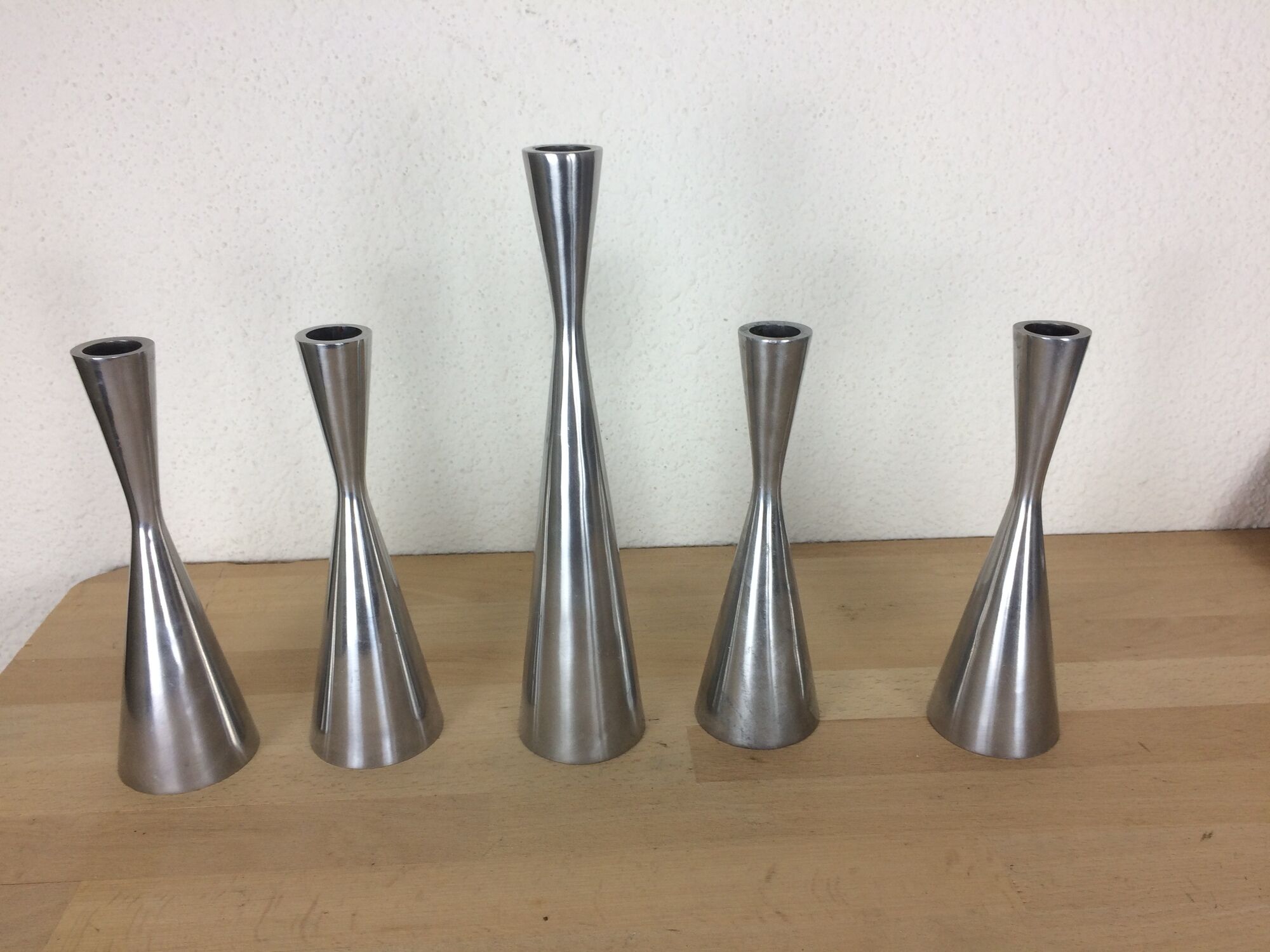 Set de 5 bougeoirs diabolo en fonte d'aluminium