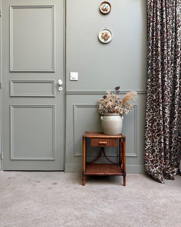 Table de chevet vintage en rotin