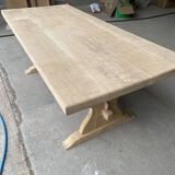Aerogumed monastery table