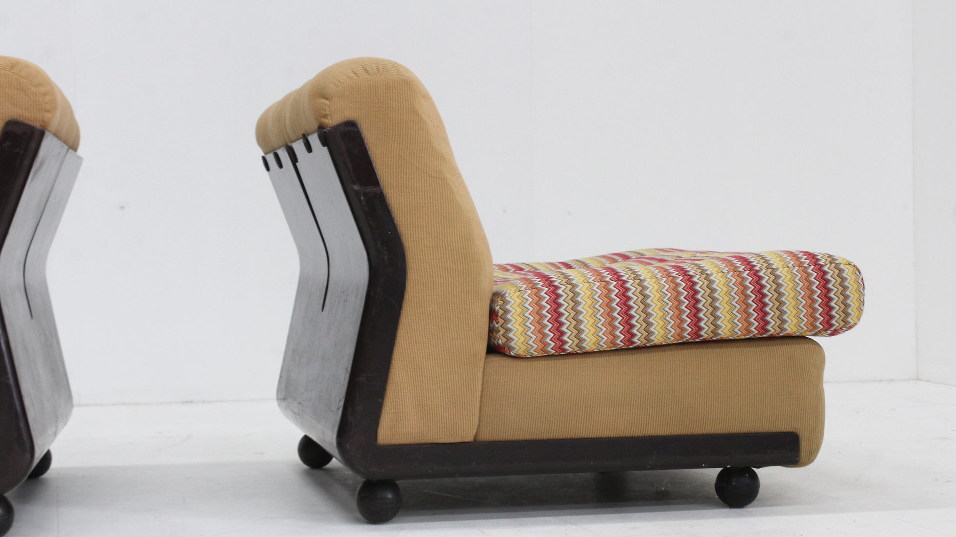 Set of vintage Amanta lounge chairs by Mario Bellini for C&B Italia