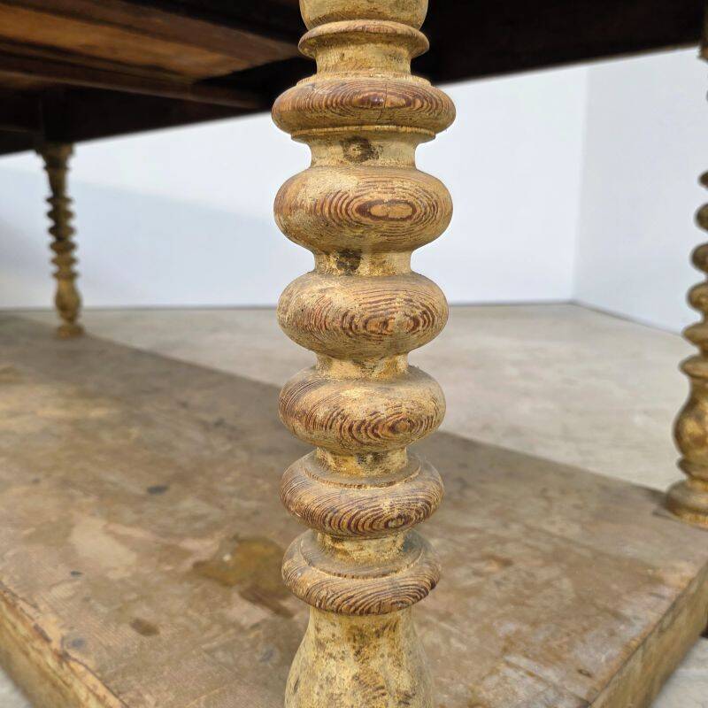 Large draper's table from the 19th century.