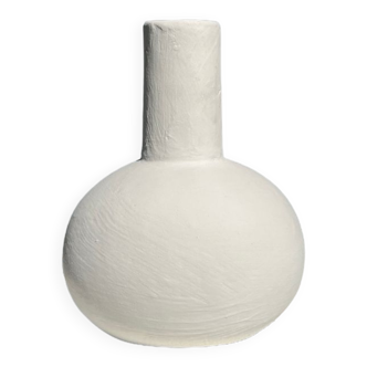 Handmade soliflore drop vase in terracotta painted white h:20 d:15