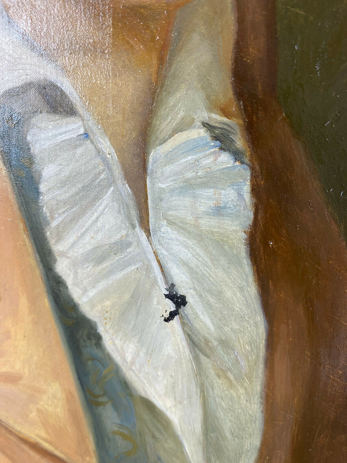 Oil on canvas oval late eighteenth portrait from château de Brialy