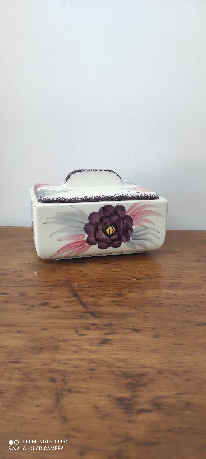 Biscuit or candy box