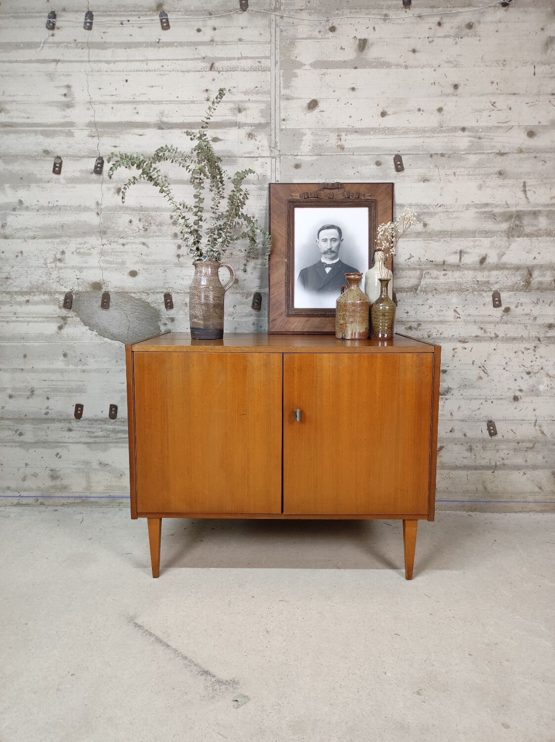 Vintage storage unit