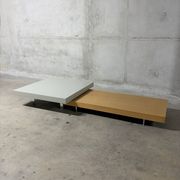 Set of 2 design coffee tables by Molteni&C, light wood and grey lacquered.