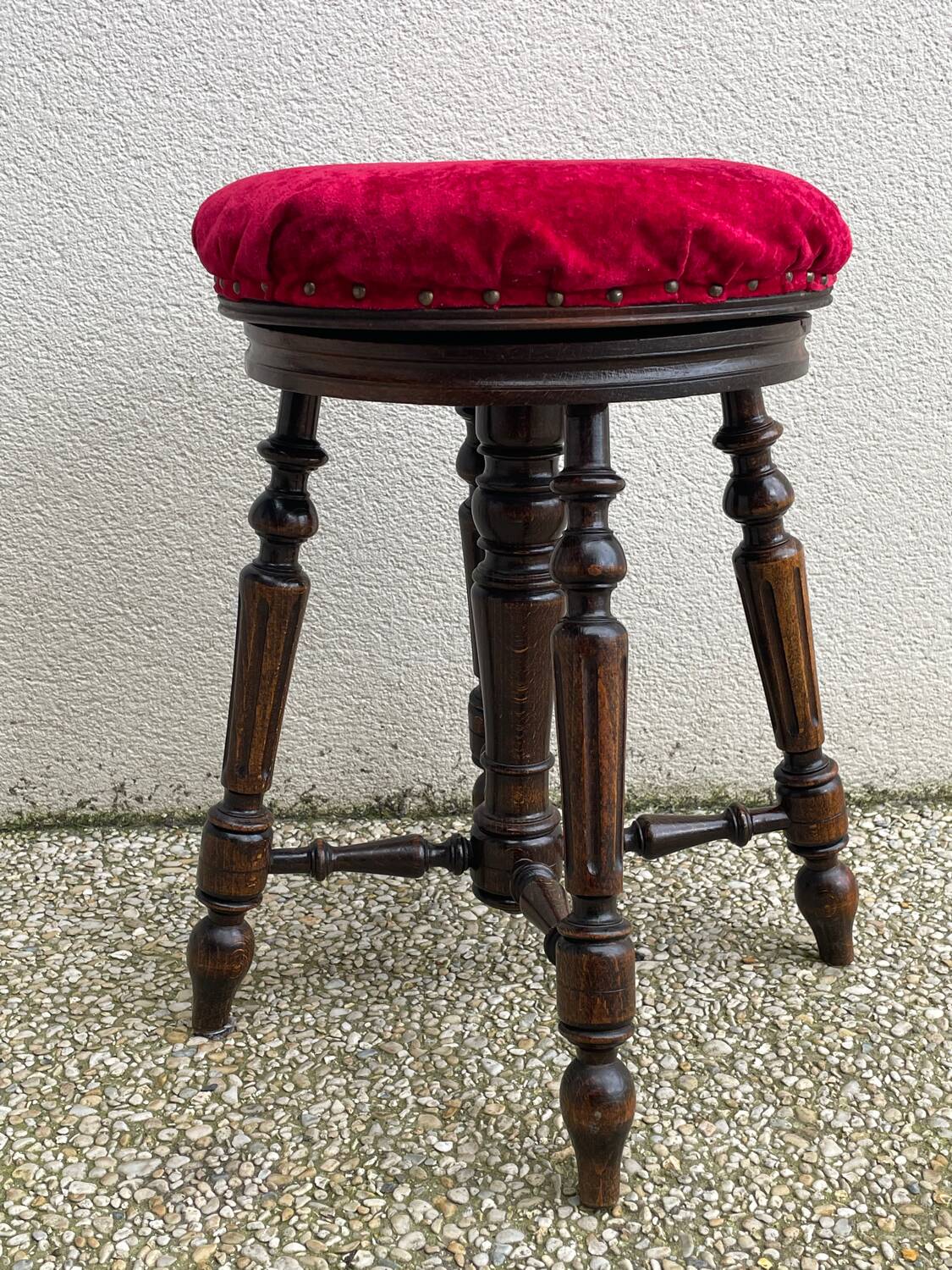 Napoleon III piano stool
