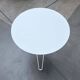 Table d'extérieur en métal série Tio minimaliste par Chris Martin pour Massproductions, Finlande