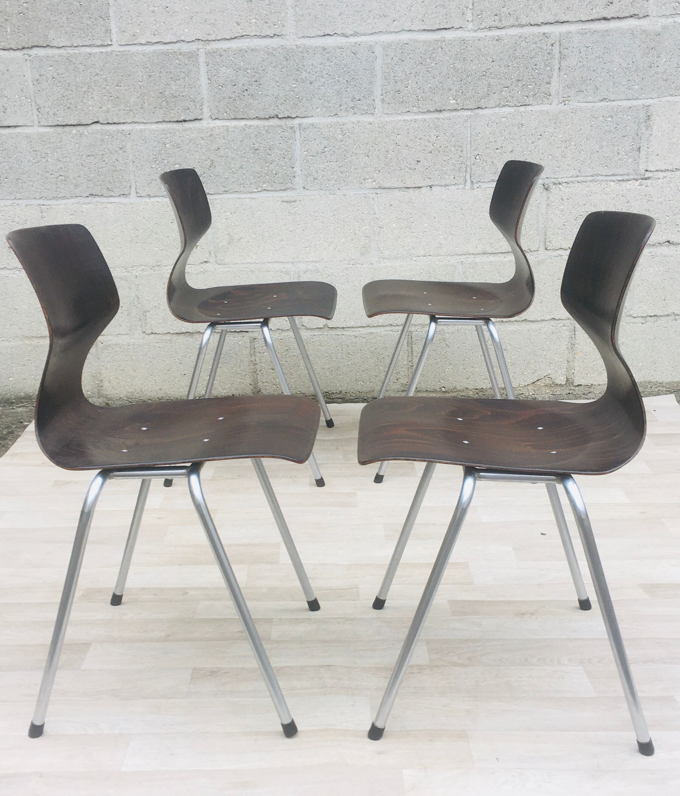 Set of 4 vintage chairs and Flottoto design