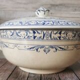 Souptureen heads of Lions Colbert Creil and Montereau