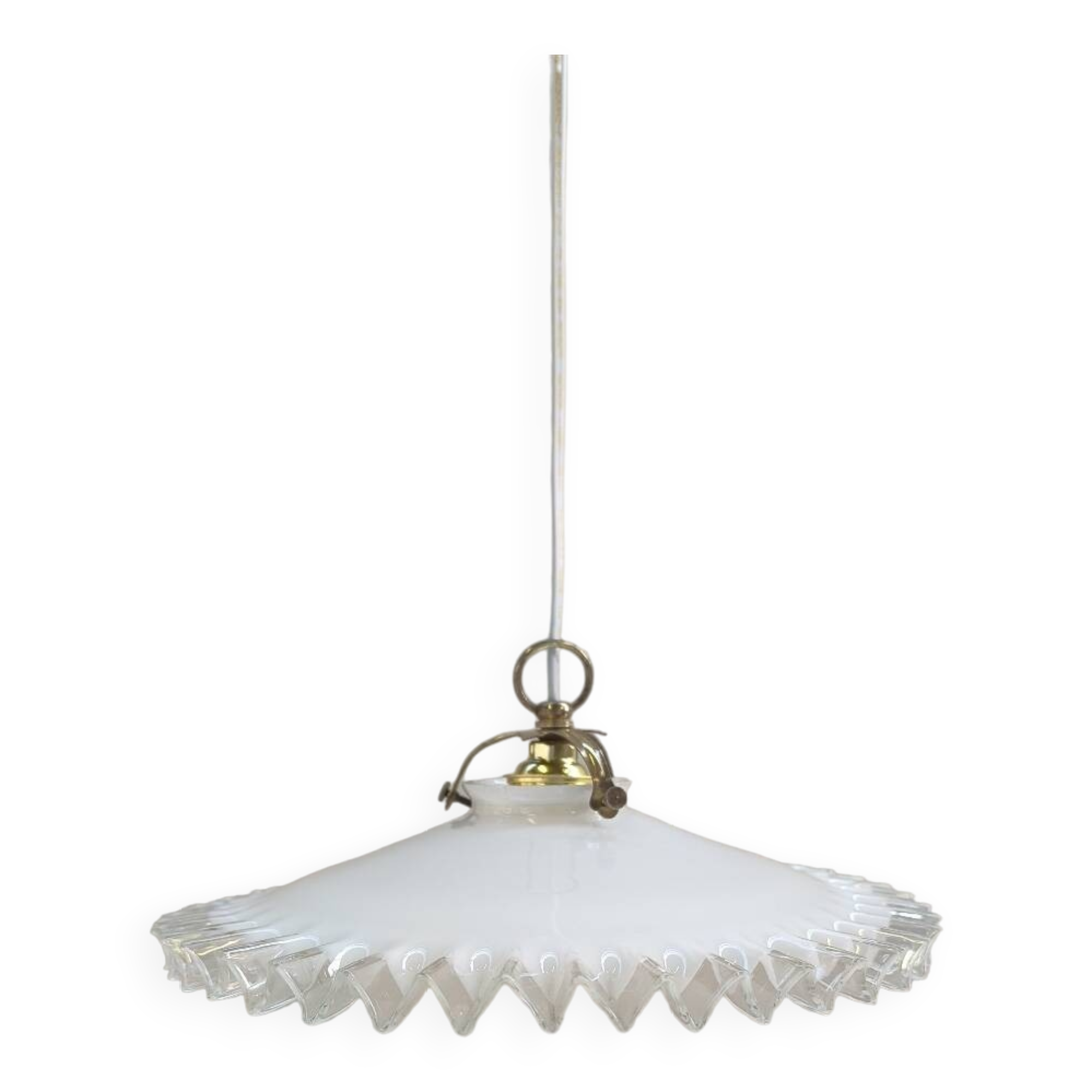 Notched opaline suspension