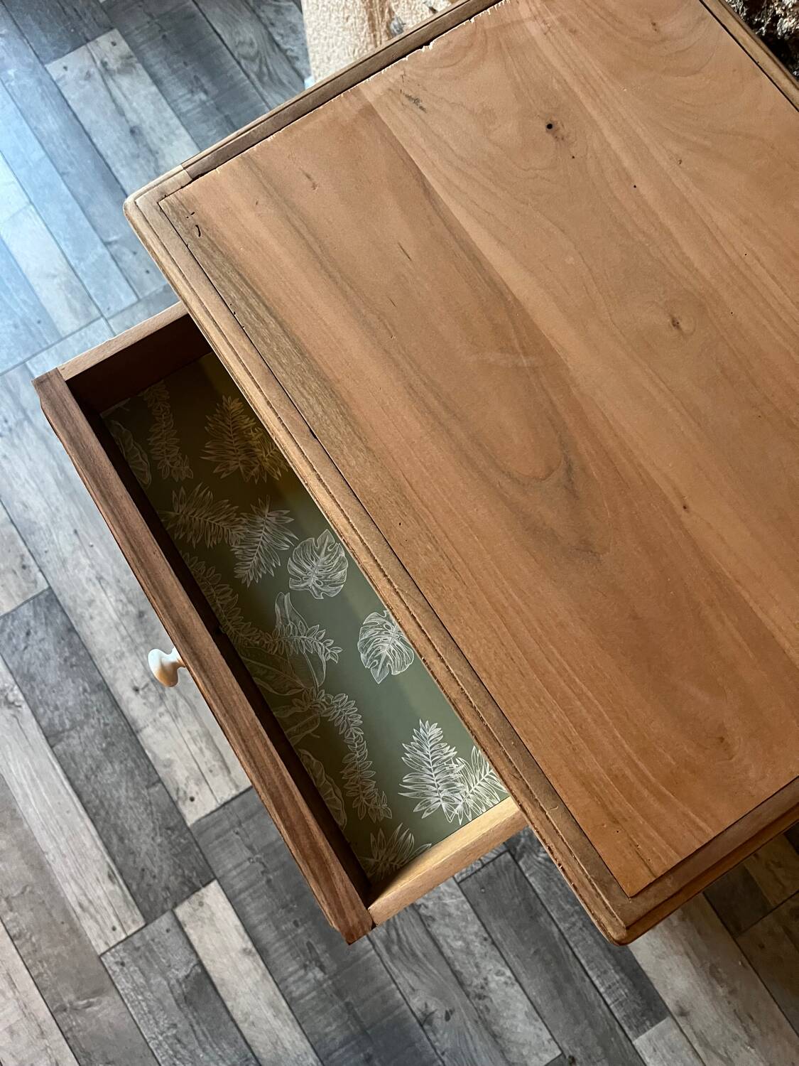 Table de chevet, petit meuble