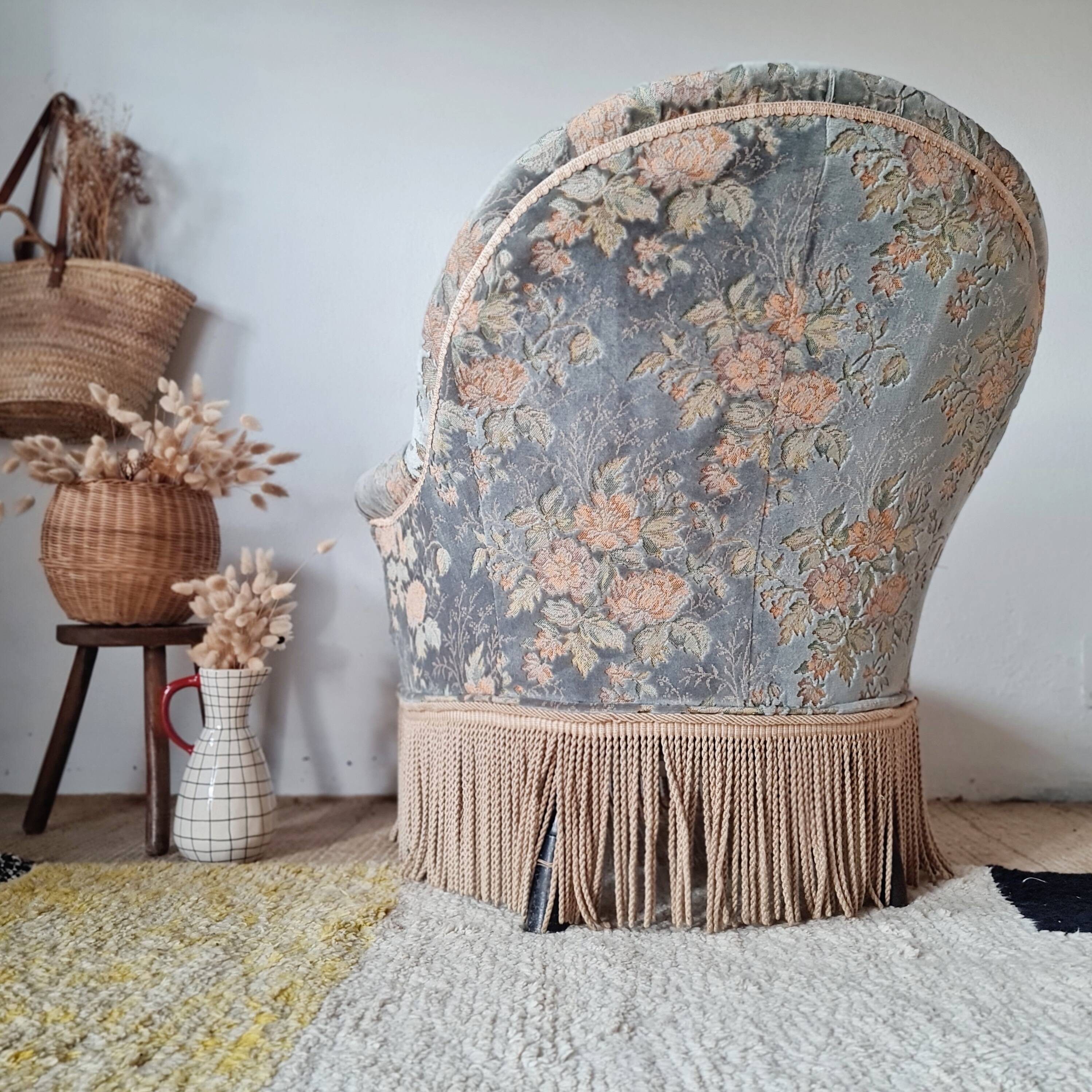 Fauteuil crapaud ancien velours fleuri avec franges