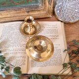 Paire de petits bougeoirs en laiton