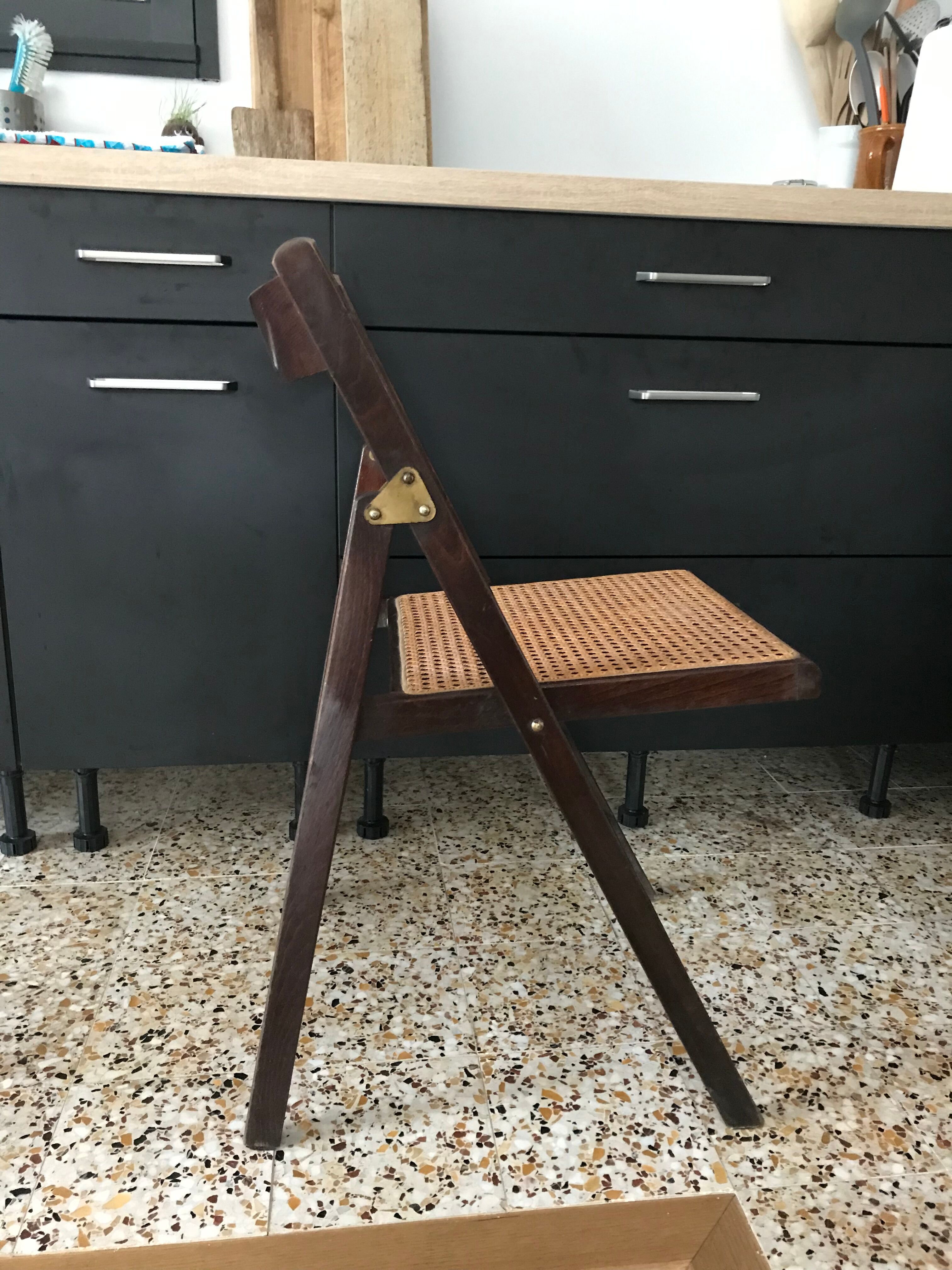 Chaise pliante cannée