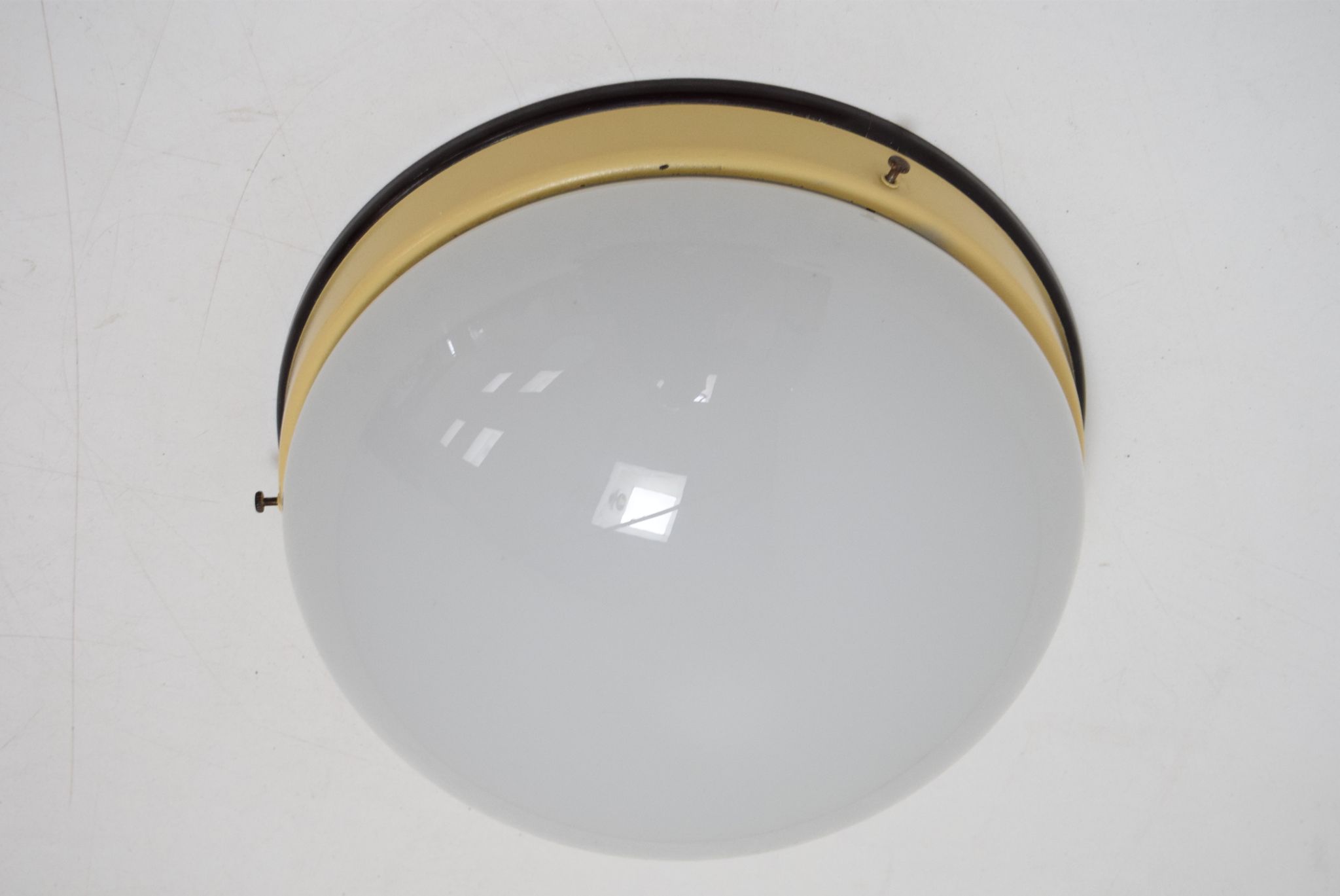 Plafonnier en bakélite années 50