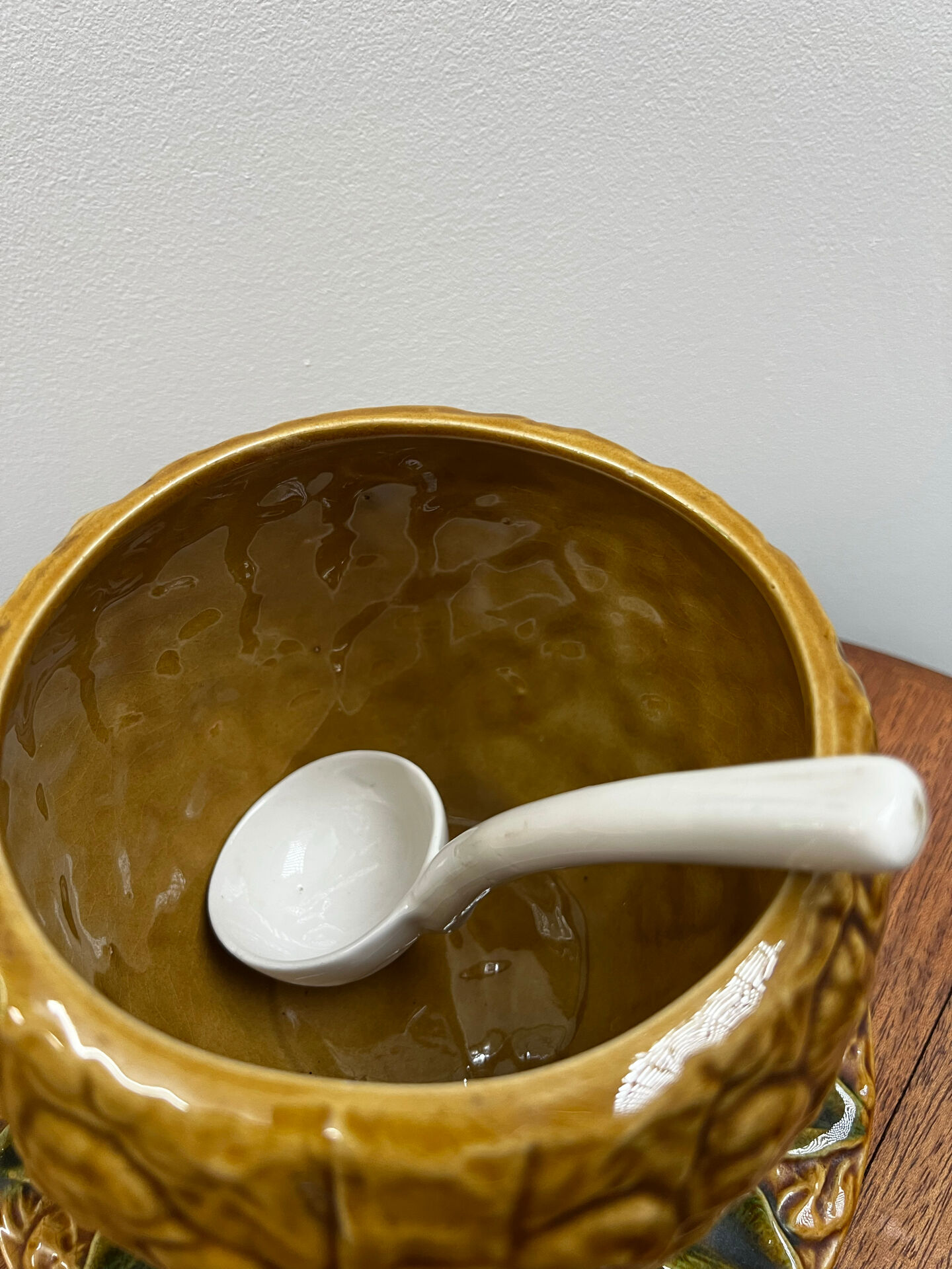 Pineapple trompe l'œil soup tureen - 1960