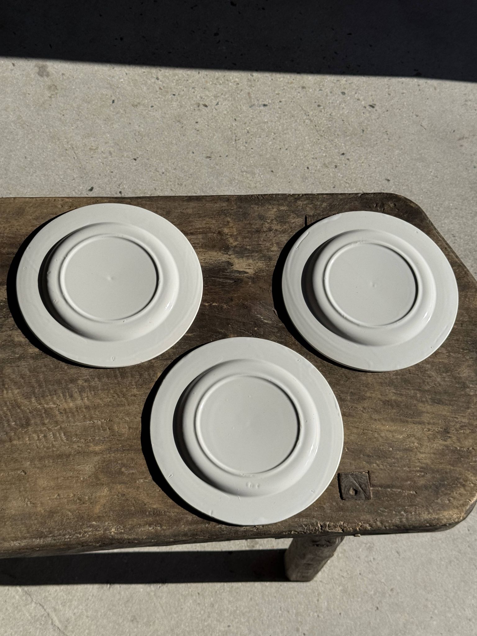 Lot de 3 grandes assiettes blanches classiques D24,5
