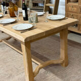 Extendable farmhouse table in solid oak