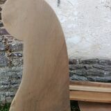 Lit ancien en bois brut