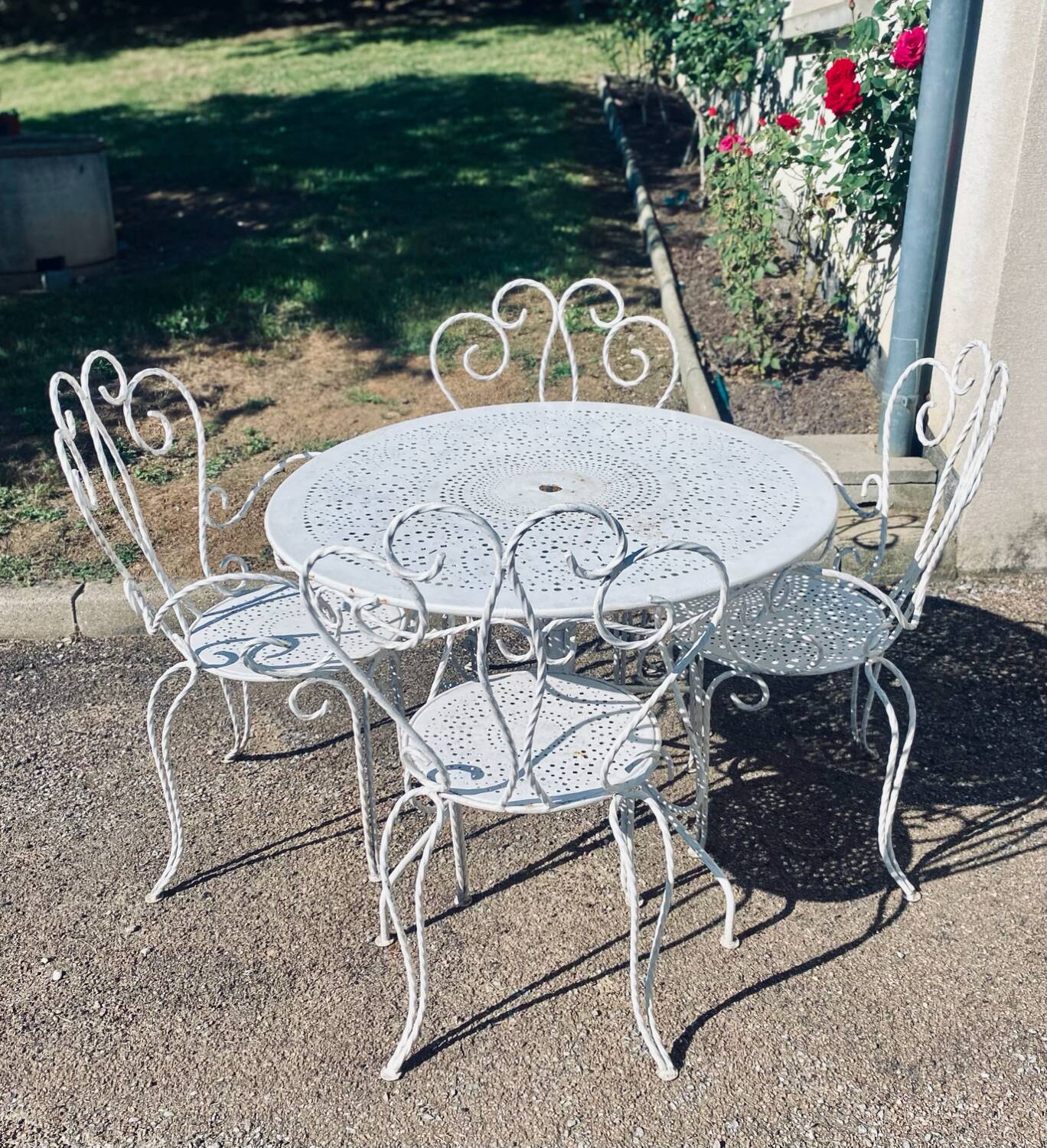 Salon de jardin en fer forgé blanc - 5 pièces