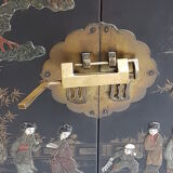 Chinese Bahut in 2-door laque