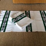 Set of 5 napkins and a table runner