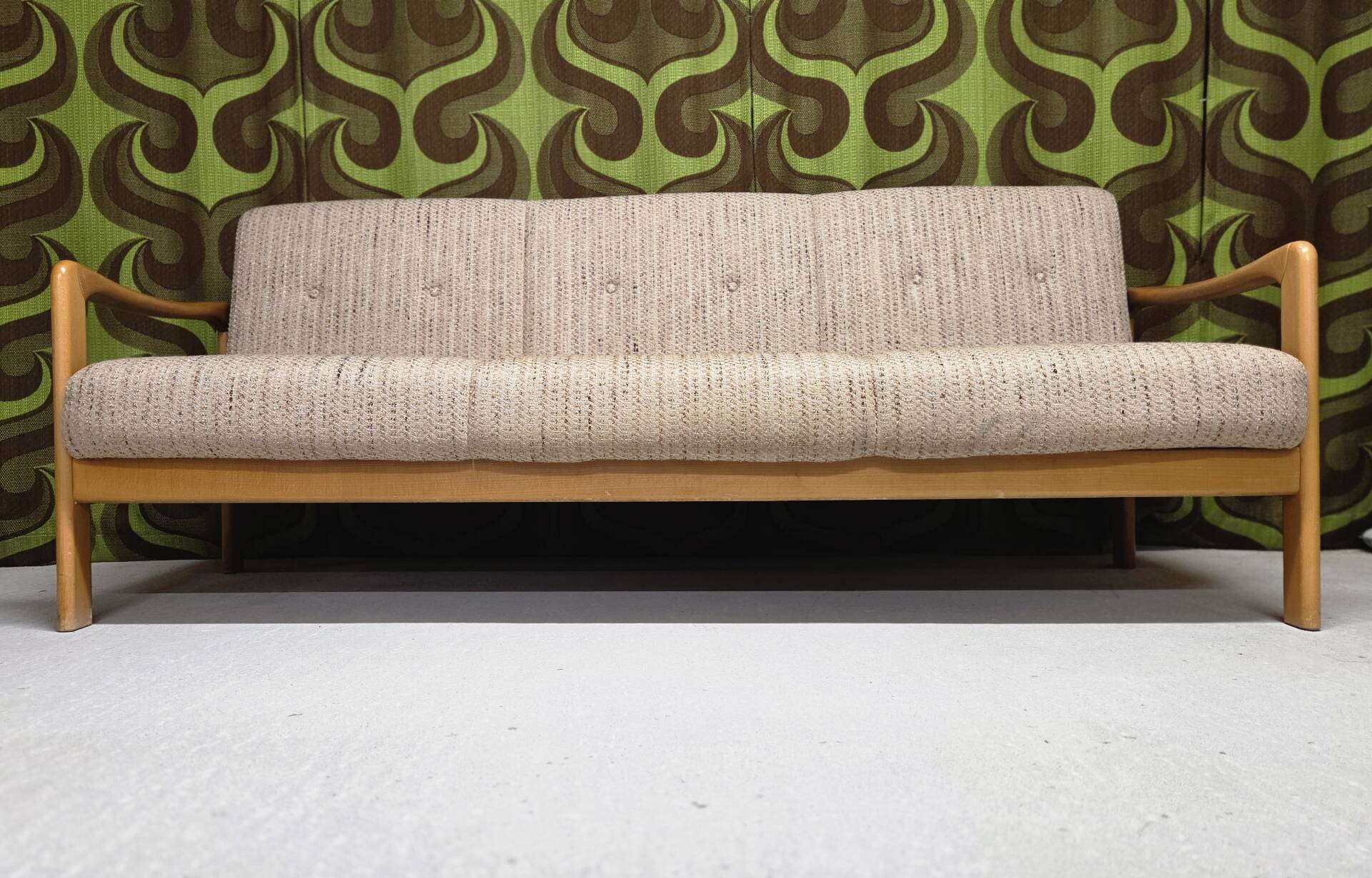 Vintage 1970s convertible sofa/daybed
