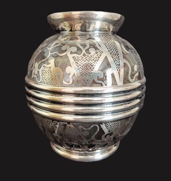 Vase boule St Graal en verre, décor Art Déco en argent 980/1000