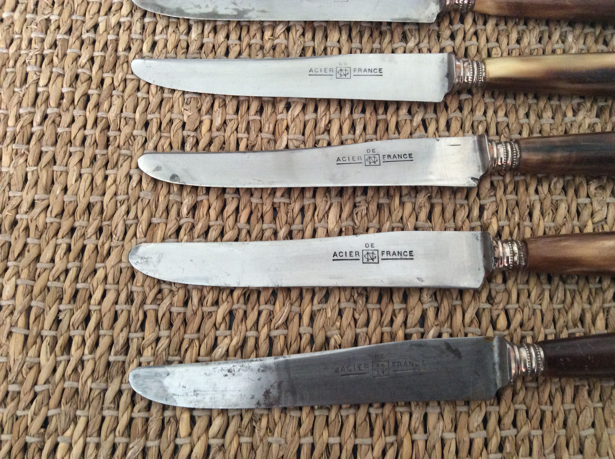 Series of 9 cheese knives