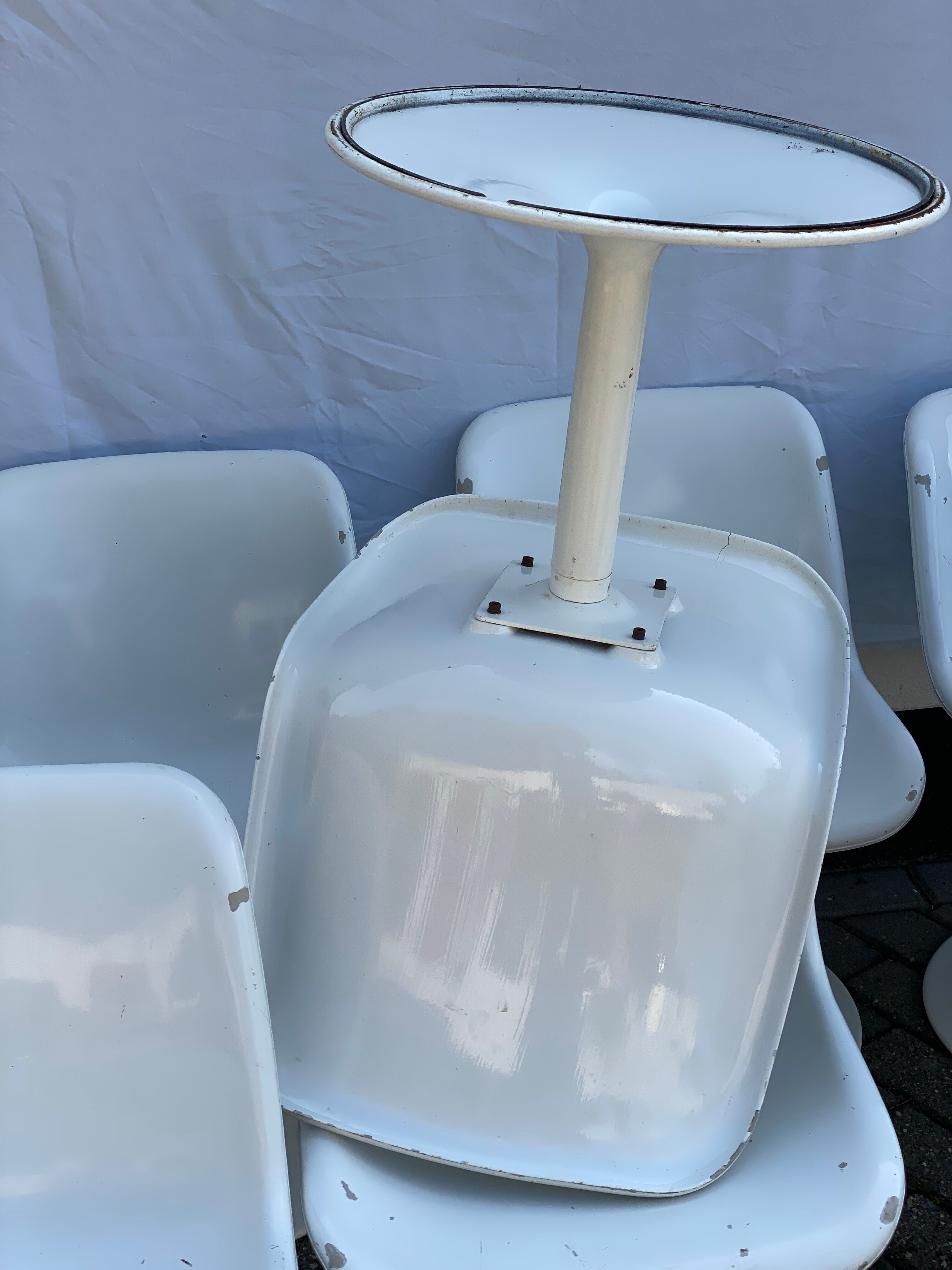 8 vintage Artifort tulip chairs