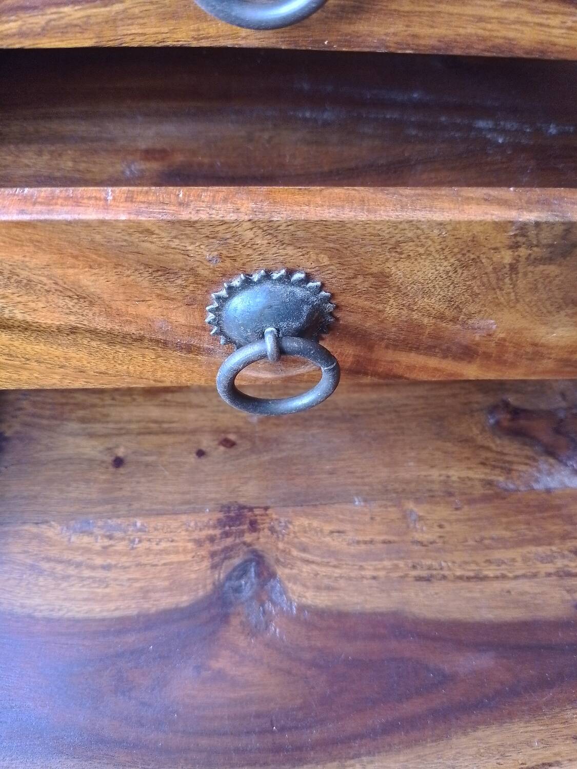 Mahogany wooden chiffonier