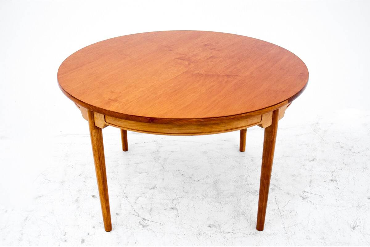 Dining table, Hans J. Wegner for Johannes Hansen, Denmark, 1960s